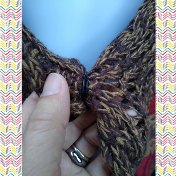 TIMBERLEA "Sample" cardigan with roses - Picture 4 of 5